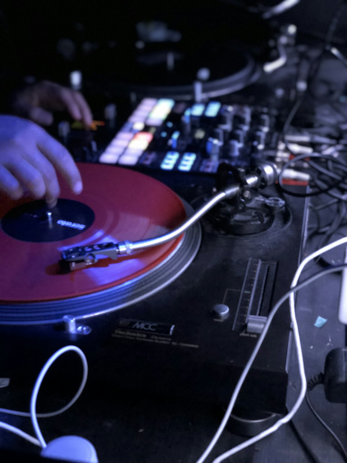 ما هو 808؟ ولماذا نسمعه في Trap وDrill؟